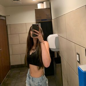 Meet your Posher, Alexis